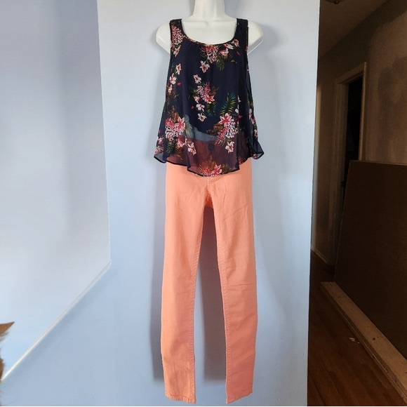 Floral summer tank - Picture 1 of 3
